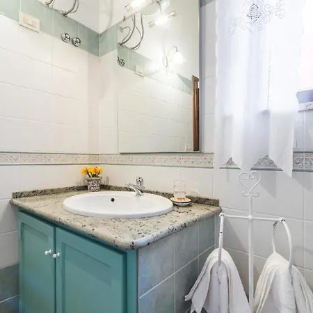 Lägenhet Schoene Ferienwohnung In Und Meerblick Cala Gonone